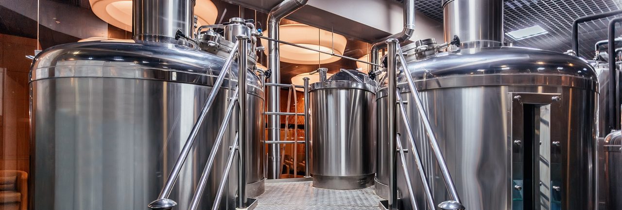 Produktionsanlage für handwerklich gebrautes Bier in privater Mikrobrauerei